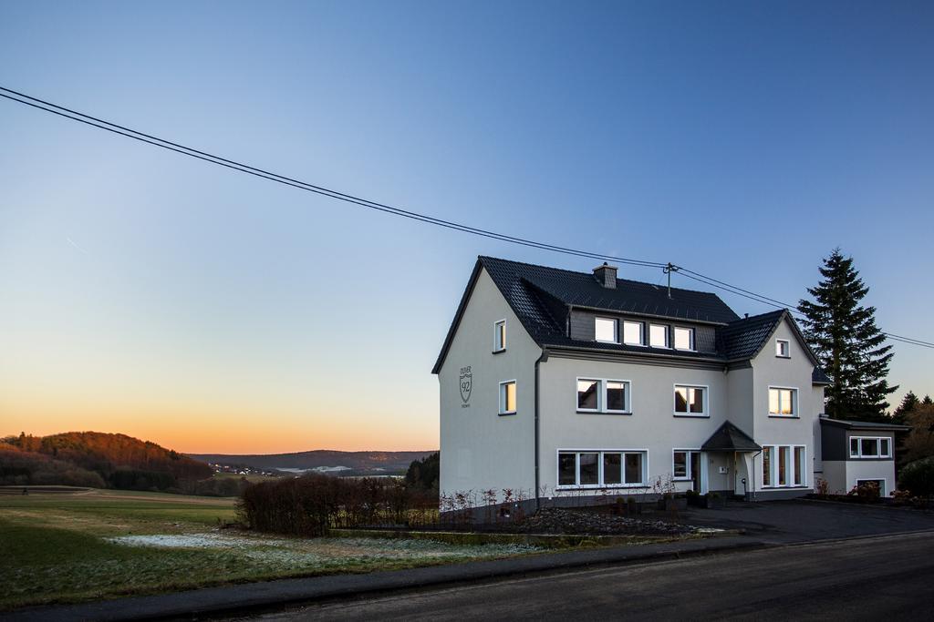Ferienwohnungen Oliver92 Meuspath Am Nuerburgring Exterior foto